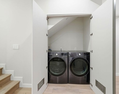 1006 Hancock Avenue - Photo Thumbnail 14