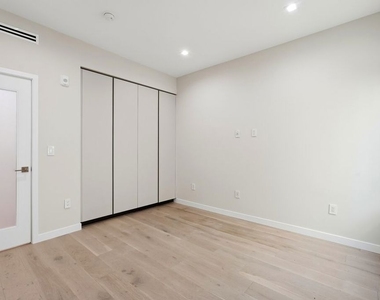 1006 Hancock Avenue - Photo Thumbnail 11