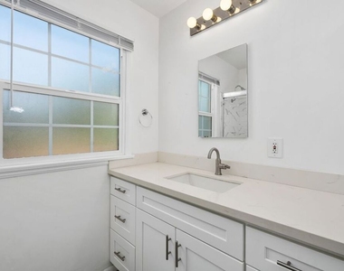 1019 Amherst Avenue - Photo Thumbnail 18