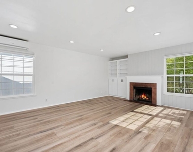 1019 Amherst Avenue - Photo Thumbnail 2