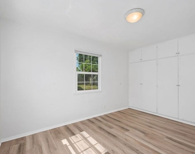 1019 Amherst Avenue - Photo Thumbnail 20
