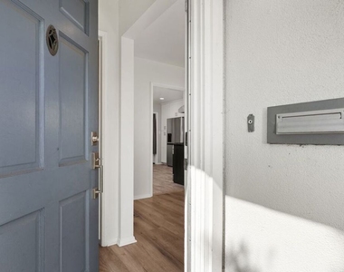 1019 Amherst Avenue - Photo Thumbnail 1