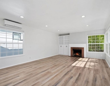 1019 Amherst Avenue - Photo Thumbnail 5
