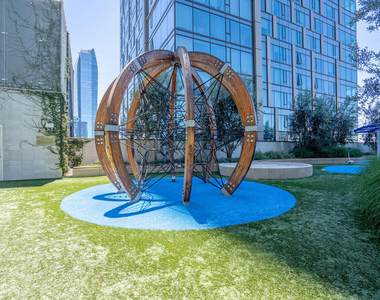 877 Francisco Street - Photo Thumbnail 25