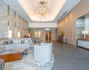 877 Francisco Street - Photo Thumbnail 19