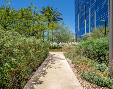 877 Francisco Street - Photo Thumbnail 23