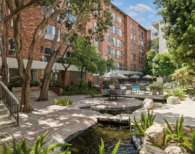 1440 Veteran Avenue - Photo Thumbnail 23