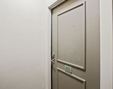 1440 Veteran Avenue - Photo Thumbnail 14