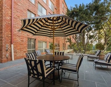 1440 Veteran Avenue - Photo Thumbnail 34