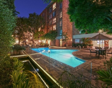 1440 Veteran Avenue - Photo Thumbnail 16