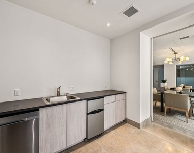 1440 Veteran Avenue - Photo Thumbnail 36
