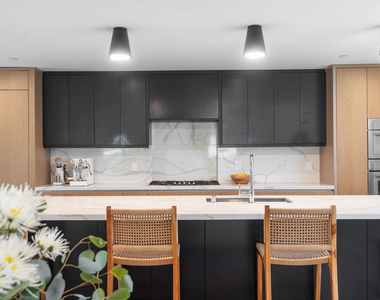 656 California Avenue - Photo Thumbnail 3