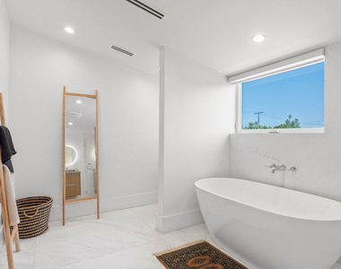 656 California Avenue - Photo Thumbnail 17