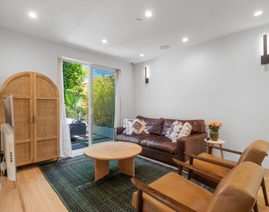 656 California Avenue - Photo Thumbnail 19