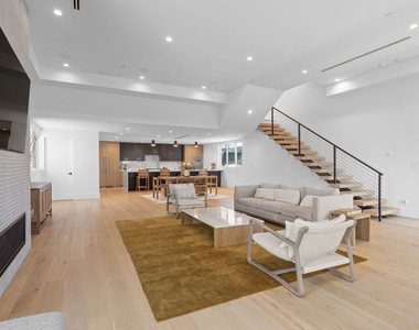 656 California Avenue - Photo Thumbnail 7