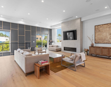 656 California Avenue - Photo Thumbnail 1