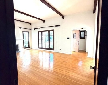 2342 Selby Avenue - Photo Thumbnail 32
