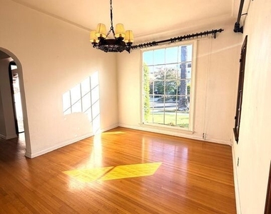 2342 Selby Avenue - Photo Thumbnail 9