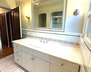 2342 Selby Avenue - Photo Thumbnail 24