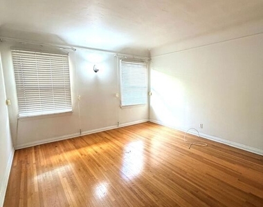 2342 Selby Avenue - Photo Thumbnail 17