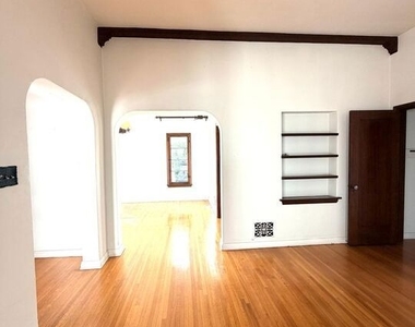 2342 Selby Avenue - Photo Thumbnail 7