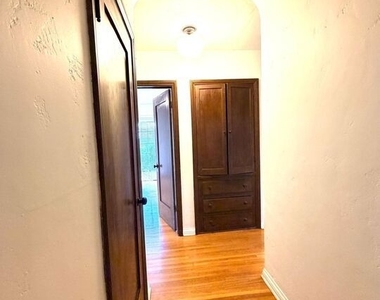 2342 Selby Avenue - Photo Thumbnail 20
