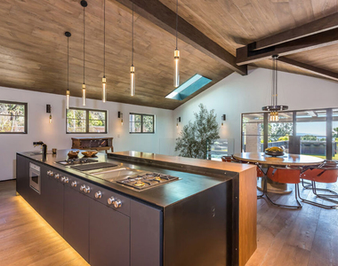 1707 Rising Glen Road - Photo Thumbnail 6