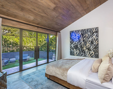 1707 Rising Glen Road - Photo Thumbnail 43