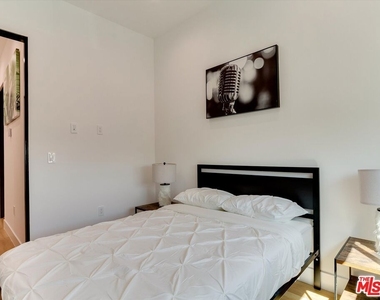 2815 S Redondo Boulevard - Photo Thumbnail 33