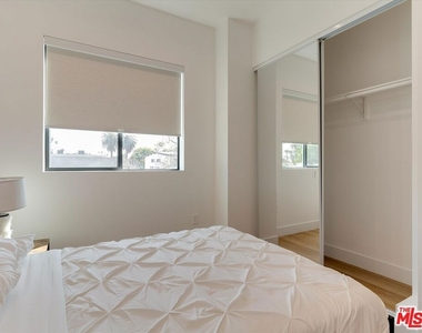 2815 S Redondo Boulevard - Photo Thumbnail 34