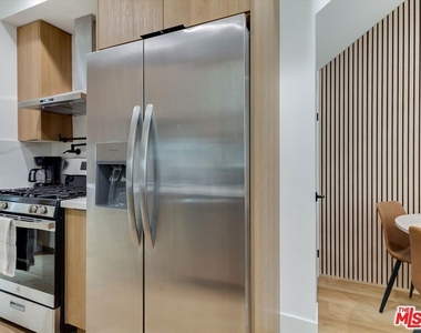 2815 S Redondo Boulevard - Photo Thumbnail 5