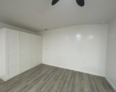 1255 Rhea Place - Photo Thumbnail 7