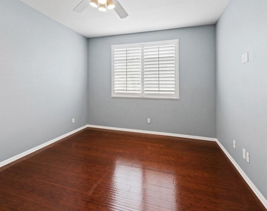 12488 Heatherton Ct - Photo Thumbnail 22