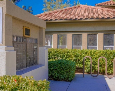 12488 Heatherton Ct - Photo Thumbnail 31