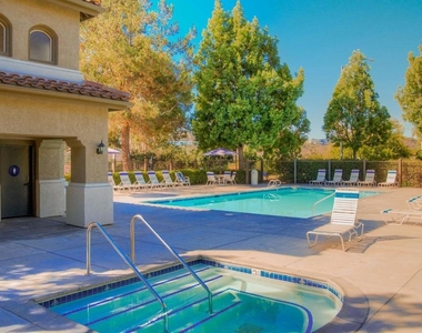 12488 Heatherton Ct - Photo Thumbnail 32