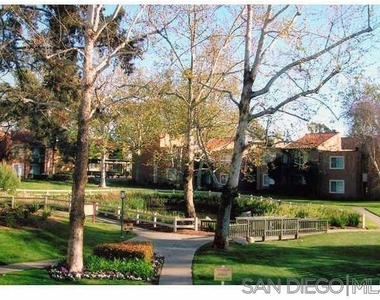 17189 W Bernardo Drive - Photo Thumbnail 12