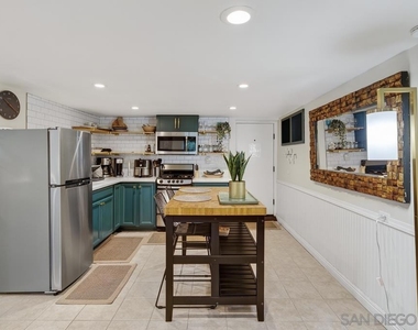 5438 Gilbert Dr - Photo Thumbnail 7