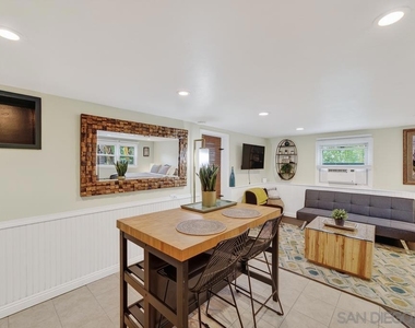 5438 Gilbert Dr - Photo Thumbnail 10