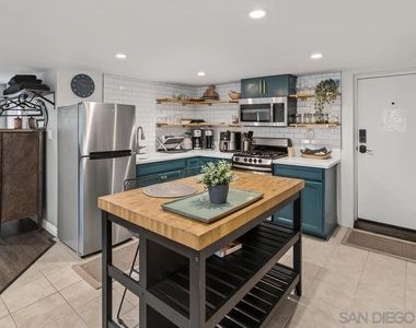 5438 Gilbert Dr - Photo Thumbnail 6
