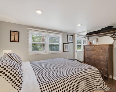 5438 Gilbert Dr - Photo Thumbnail 16