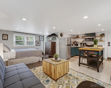 5438 Gilbert Dr - Photo Thumbnail 14