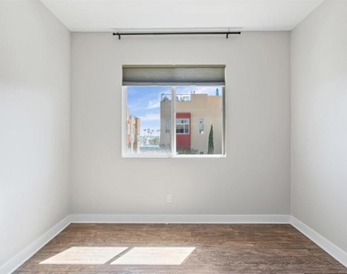 438 S Cleveland St - Photo Thumbnail 20