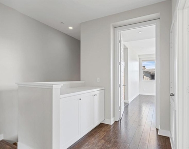 438 S Cleveland St - Photo Thumbnail 16