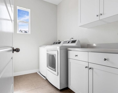 438 S Cleveland St - Photo Thumbnail 12