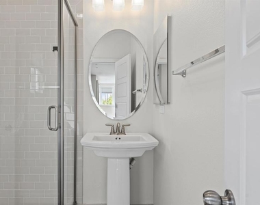 438 S Cleveland St - Photo Thumbnail 25