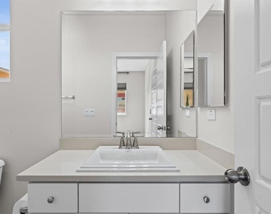 438 S Cleveland St - Photo Thumbnail 22