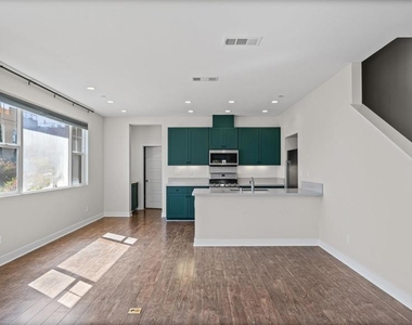 438 S Cleveland St - Photo Thumbnail 5