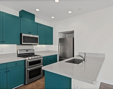 438 S Cleveland St - Photo Thumbnail 7