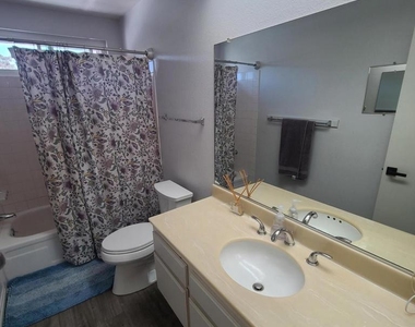 833 Shadow Lake Drive - Photo Thumbnail 19