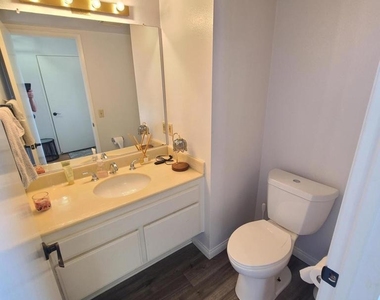 833 Shadow Lake Drive - Photo Thumbnail 8